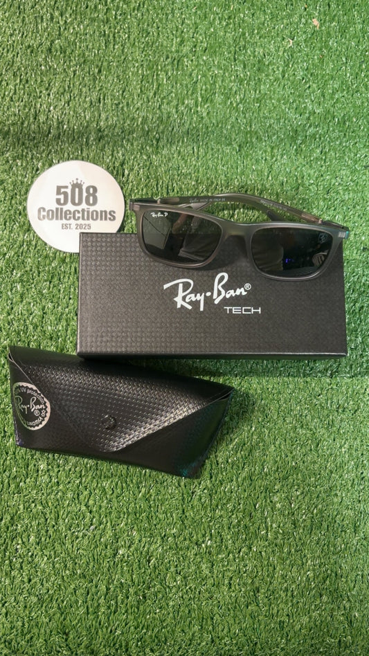 Black Ray-Ban Sunglasses