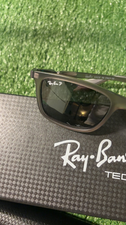 Black Ray-Ban Sunglasses